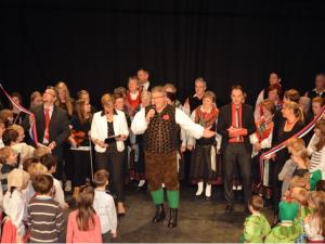 Slovesna otvoritev Ljudskega doma 42